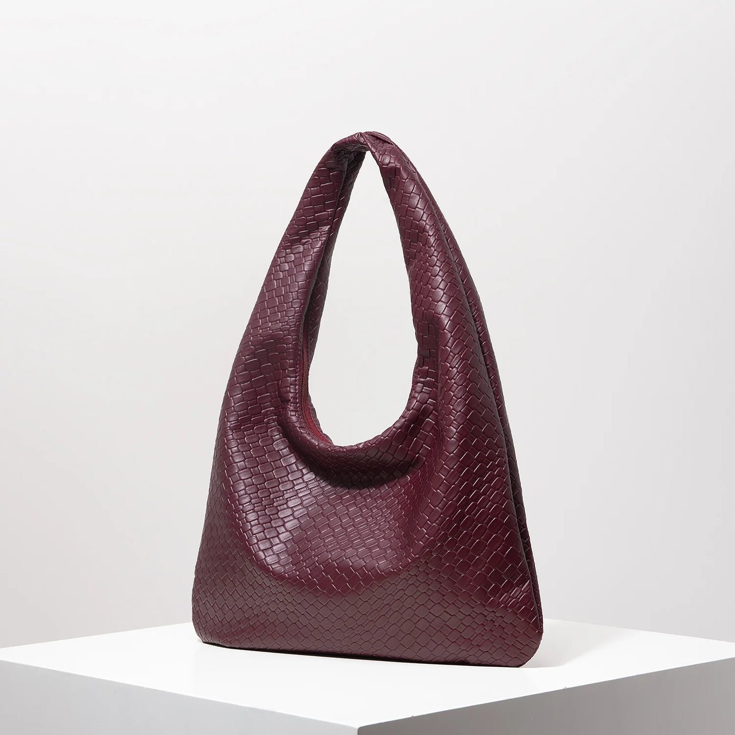 Retro Artificial Woven Leather Shoulder Bag, Women'S Handbag, Large Capacity Tote Bag, Crescent Bag, Zipper Armpit Bag, Daily Commuter Bag (Random Pattern)