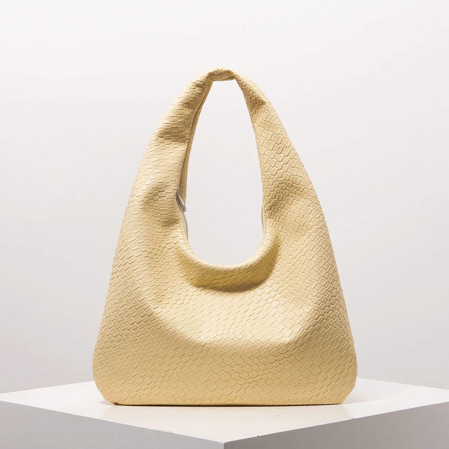 Retro Artificial Woven Leather Shoulder Bag, Women'S Handbag, Large Capacity Tote Bag, Crescent Bag, Zipper Armpit Bag, Daily Commuter Bag (Random Pattern)