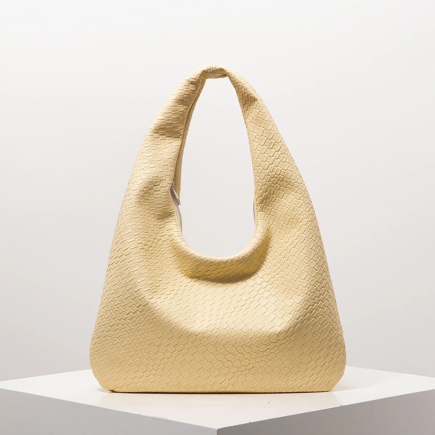 Retro Artificial Woven Leather Shoulder Bag, Women'S Handbag, Large Capacity Tote Bag, Crescent Bag, Zipper Armpit Bag, Daily Commuter Bag (Random Pattern)