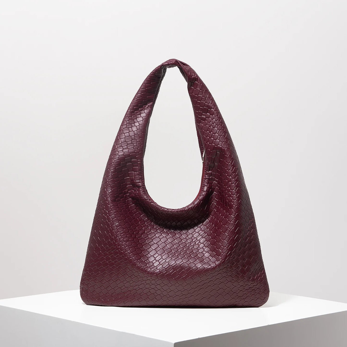 Retro Artificial Woven Leather Shoulder Bag, Women'S Handbag, Large Capacity Tote Bag, Crescent Bag, Zipper Armpit Bag, Daily Commuter Bag (Random Pattern)